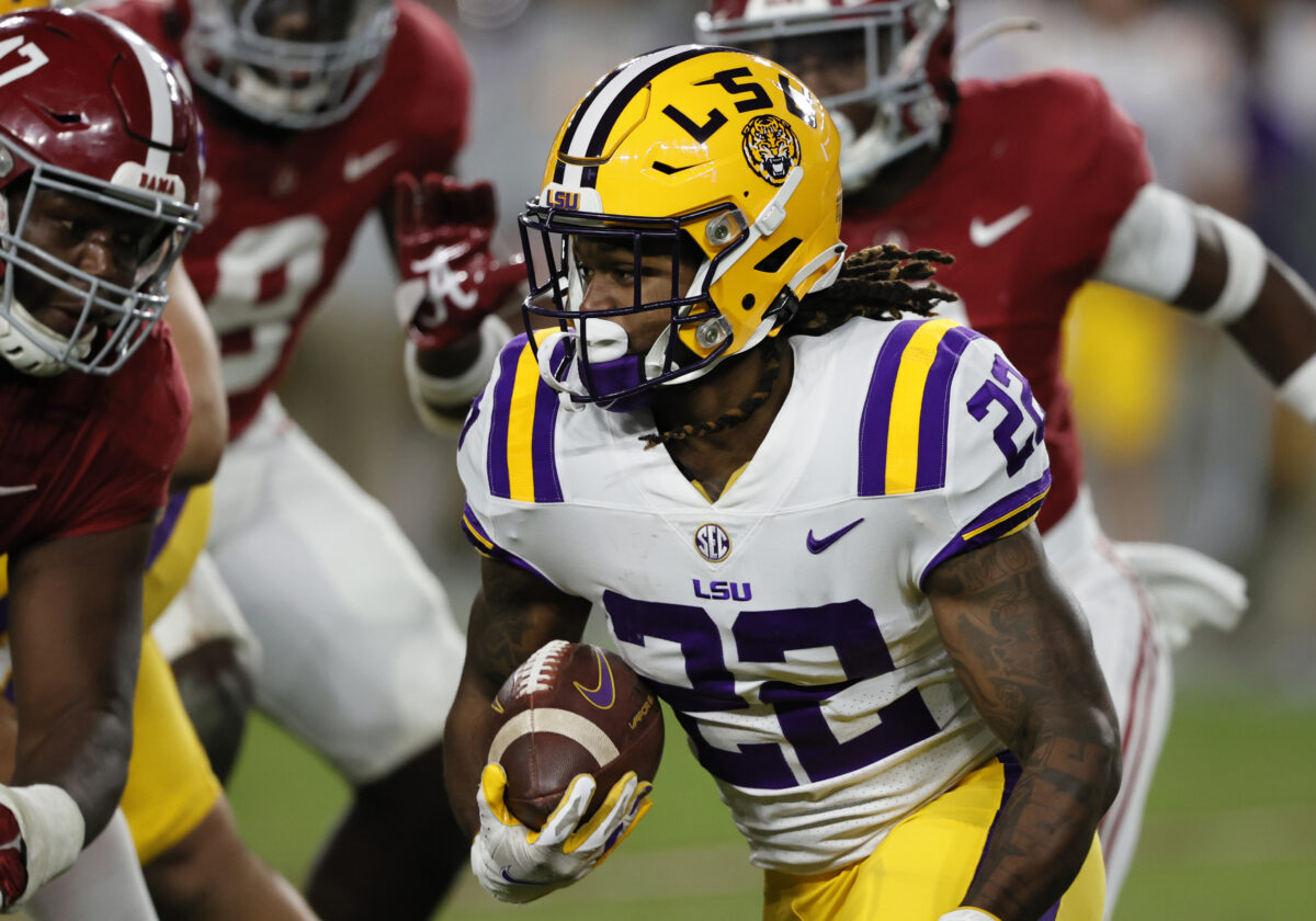 Projecting every LSU running back’s stats in 2022