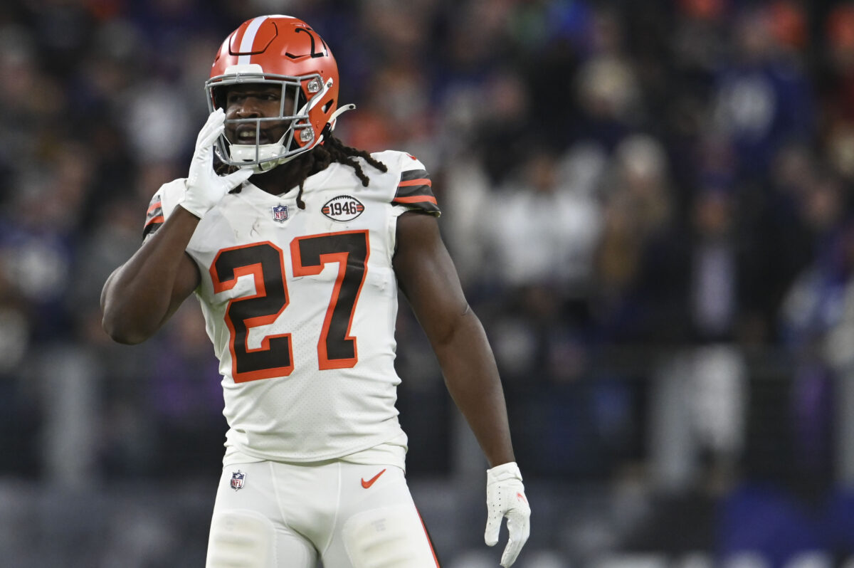 Trading for RB Kareem Hunt would make sense for Eagles