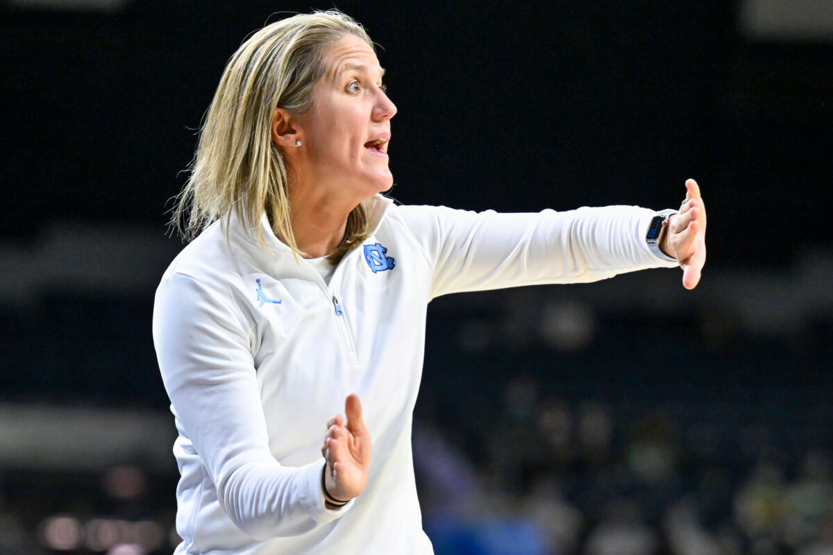 UNC WBB coach Courtney Banghart gives praise to two Tar Heels