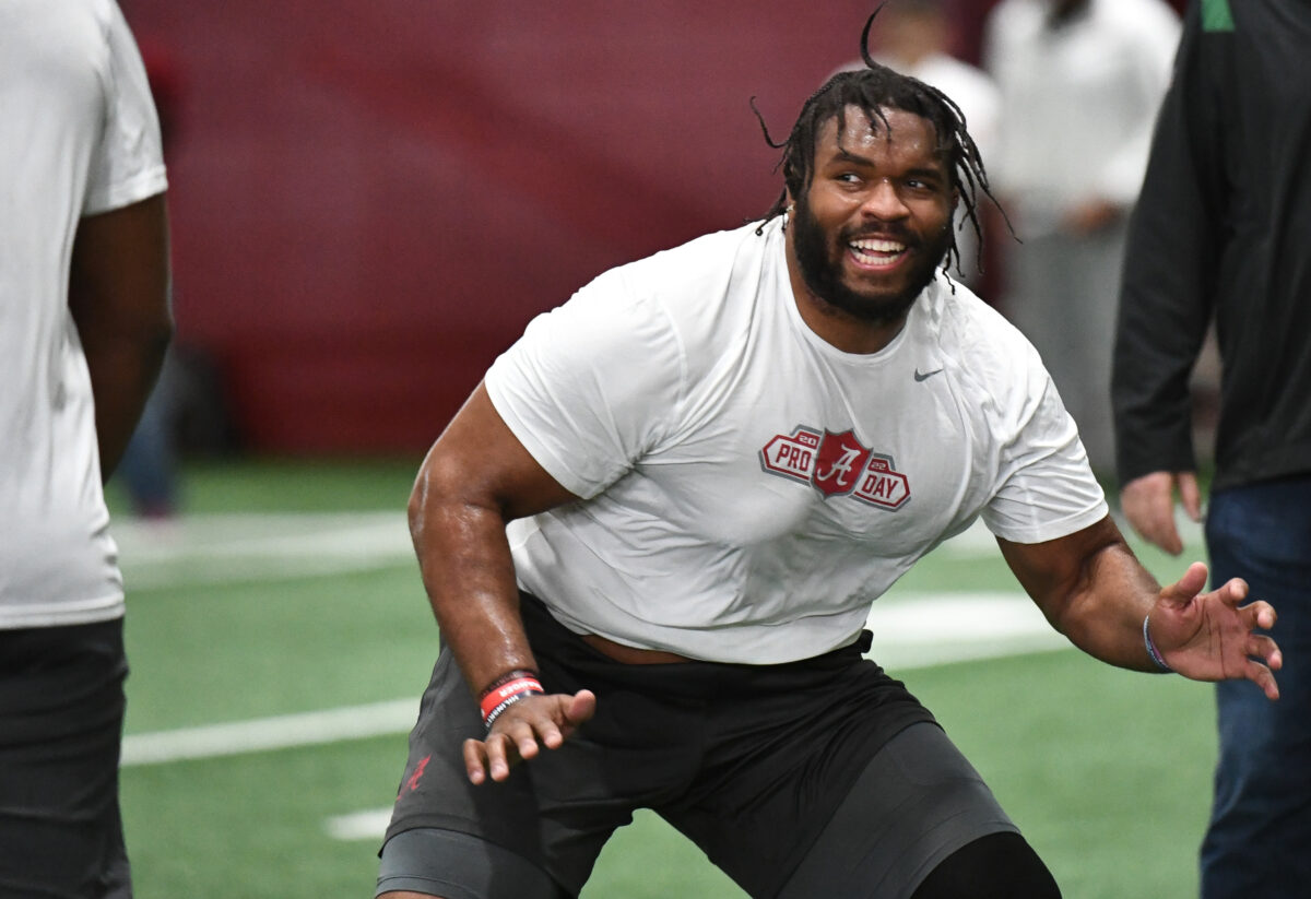 Former Alabama OL Chris Owens is signing with the New York Giants