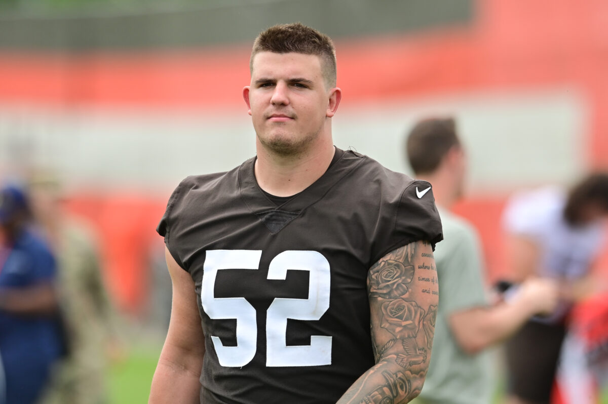 Browns center Dawson Deaton suffers torn ACL in practice