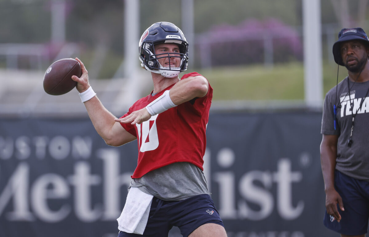 Texans QB Davis Mills says it is ‘awesome’ Lovie Smith would vote for him as team captain