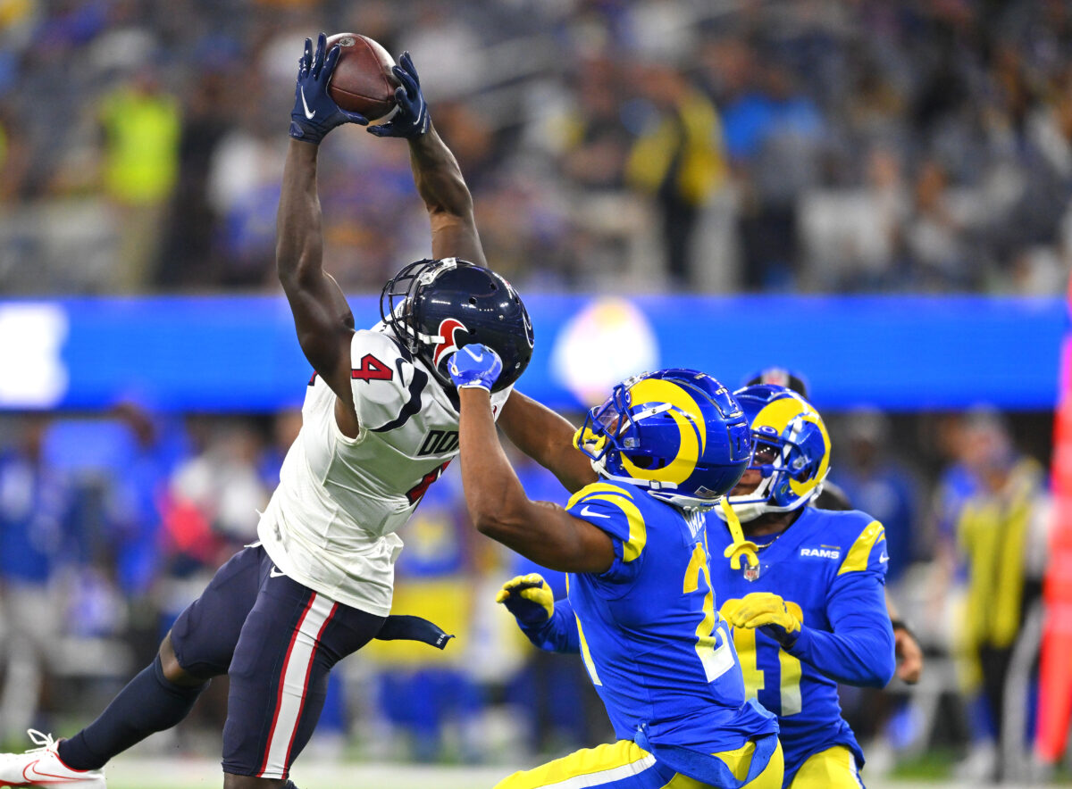 Texans WR Phillip Dorsett walks through big catch against the Rams