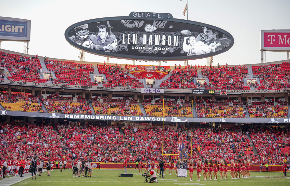 Chiefs announce Len Dawson tribute at Arrowhead Stadium