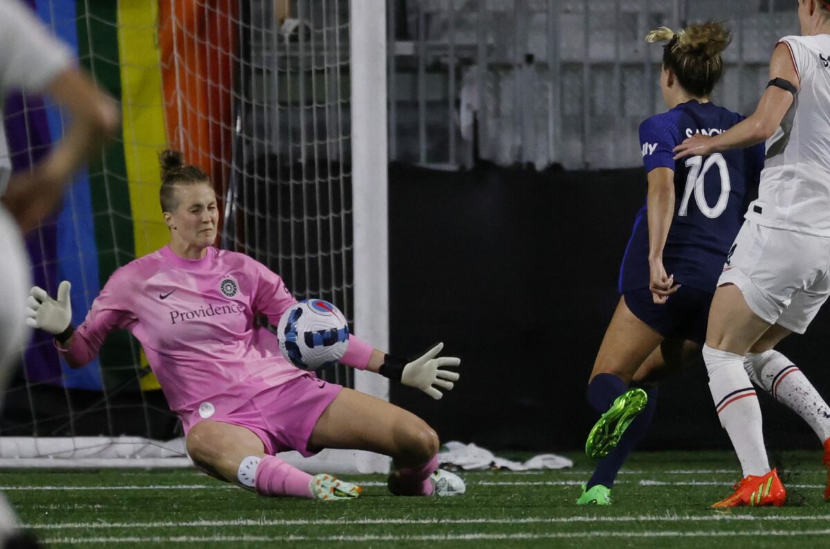 Bella Bixby walks ball into her own goal, but Portland Thorns win anyway