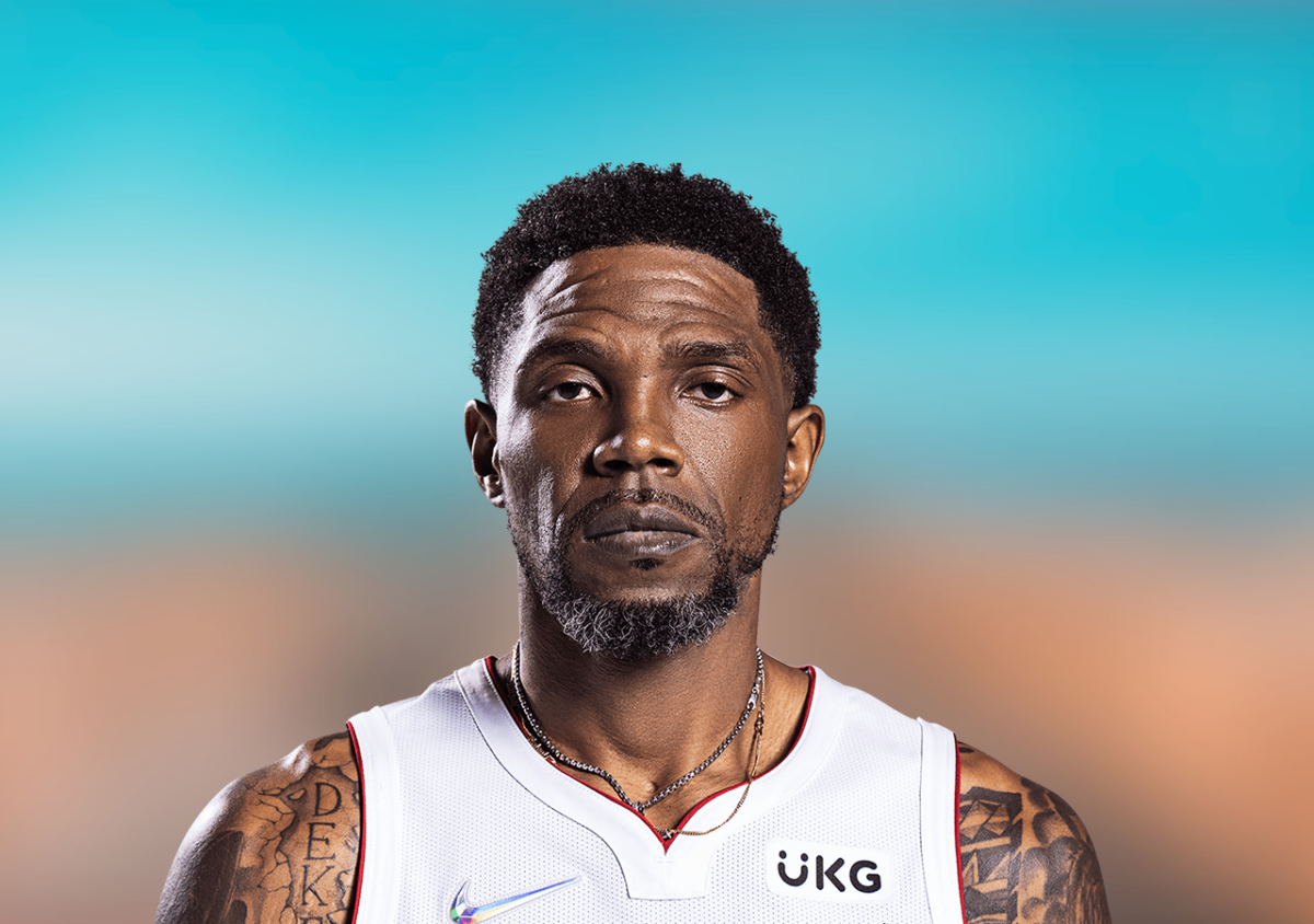 Udonis Haslem returns for 20th season in Miami