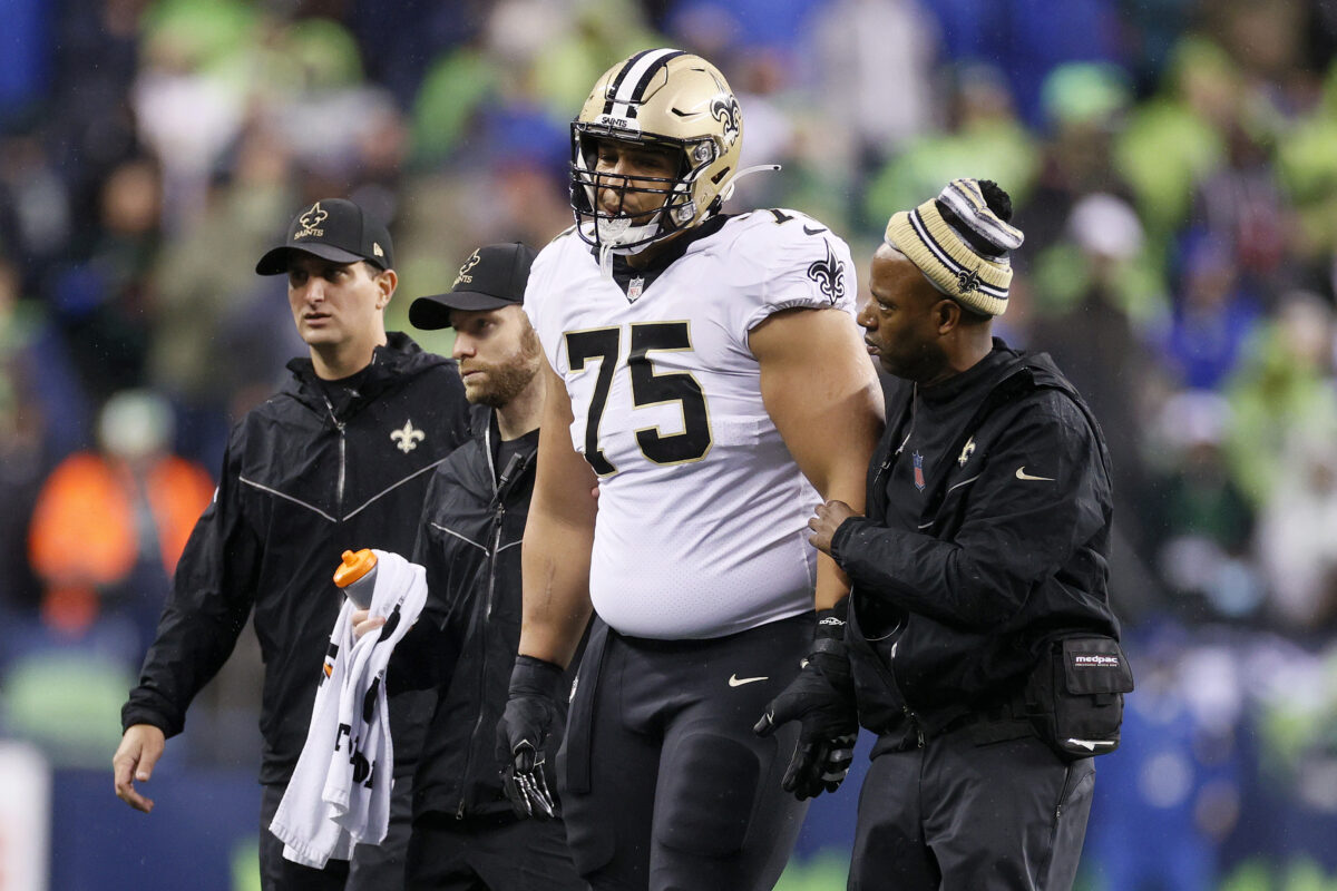 Saints say LG Andrus Peat won’t return vs. Panthers due to concussion