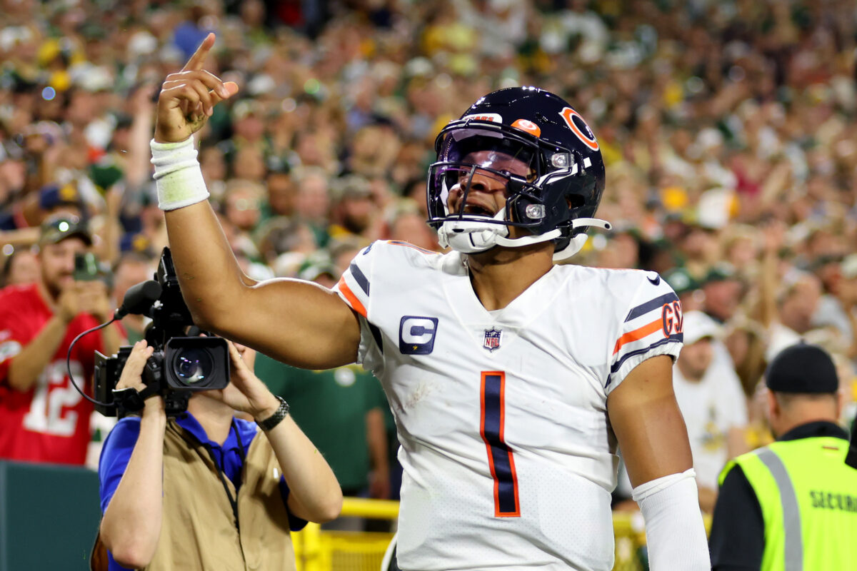 WATCH: Justin Fields scores a rushing TD vs. Packers