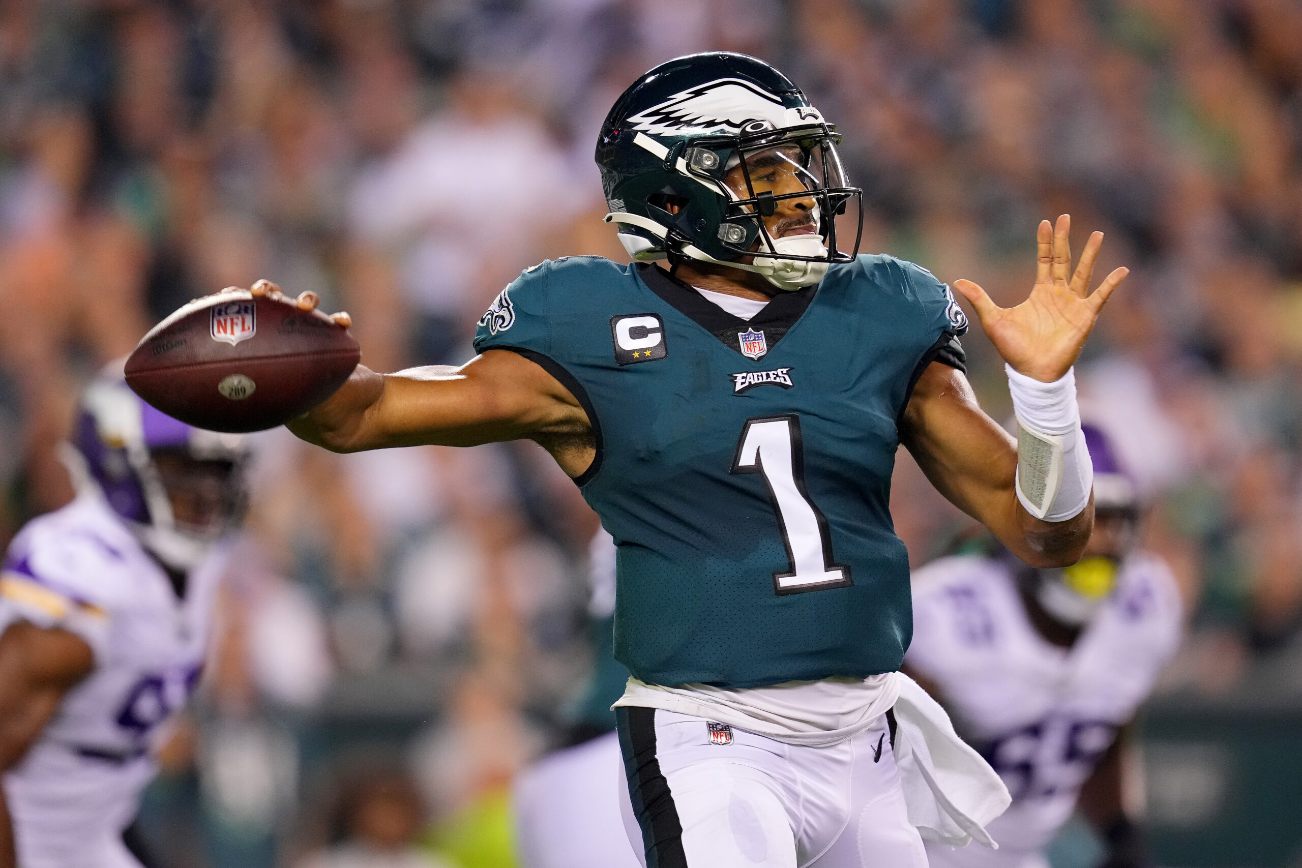 LOOK: Twitter continues to go wild over Jalen Hurts as Eagles destroy Commanders