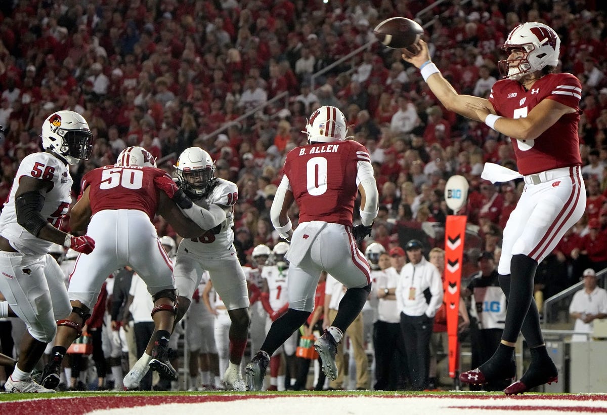 BadgersWire Staff Predictions: Wisconsin at Ohio State