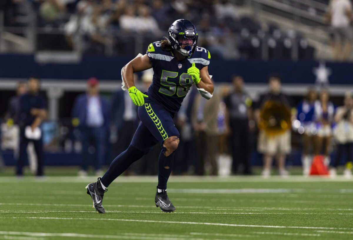 Seahawks add LB Tanner Muse to active roster, sign experienced LB to practice squad