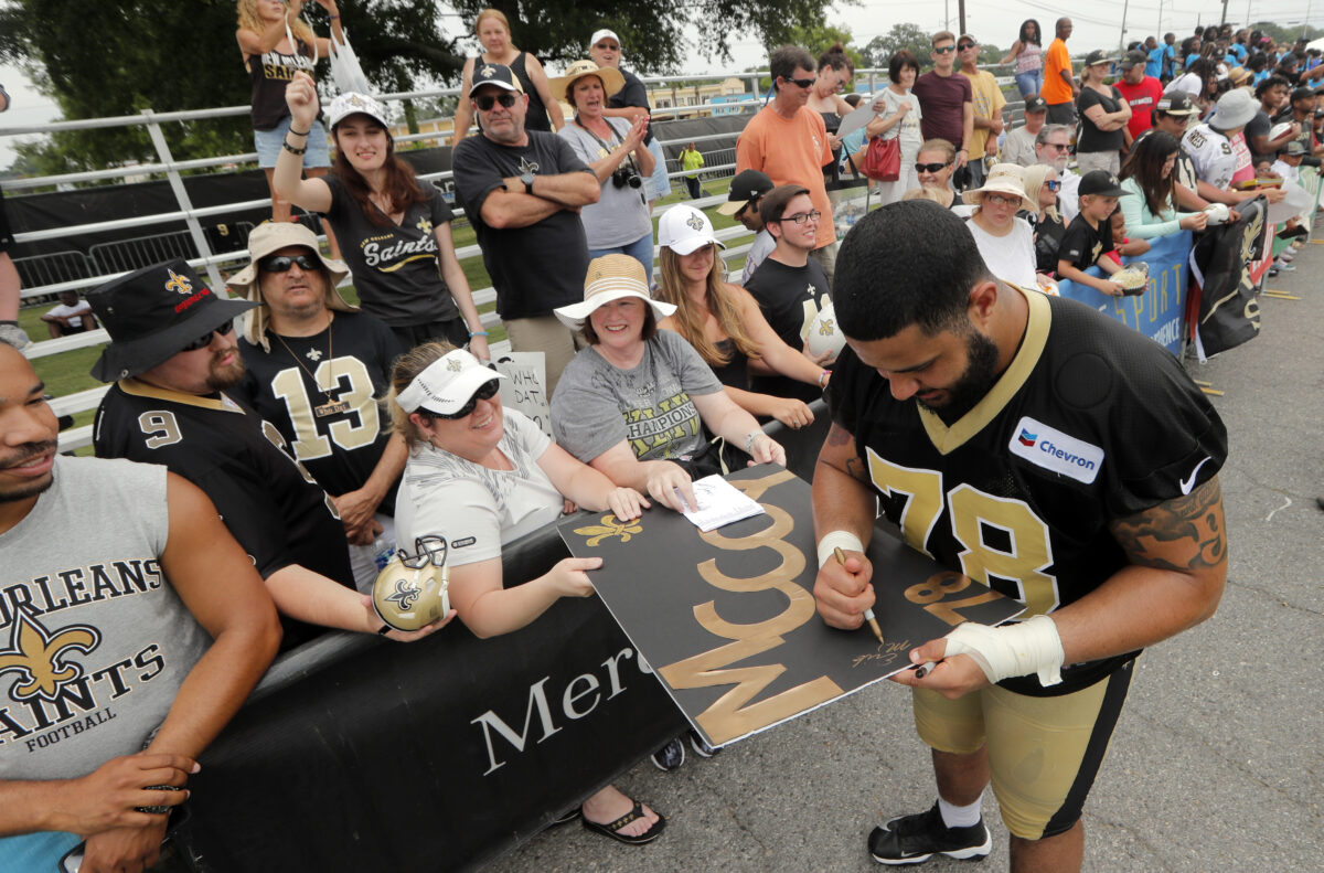 Erik McCoy agrees to long-term extension with the Saints