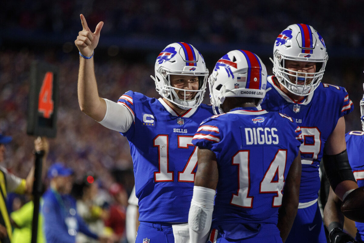 NFL Week 3 public betting data: Bettors hammer road favorites, including Bills and Chiefs