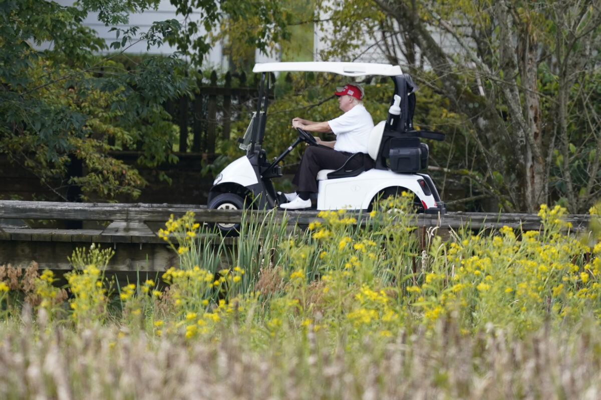 Donald Trump flies to Washington, D.C., visits Trump National Golf Club