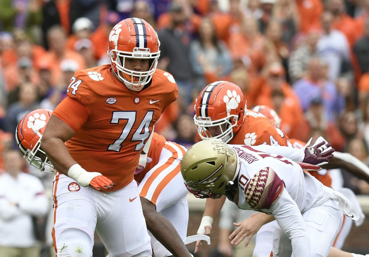After baptism-by-fire rookie season, Tate ‘playing free’ along Clemson’s offensive line
