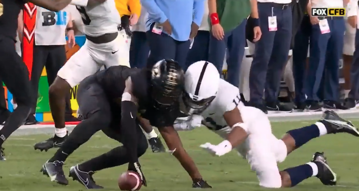 First questionable targeting call of the 2022 college football season already has fans annoyed