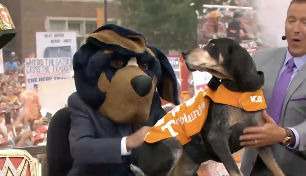 College GameDay: See Lee Corso’s headgear pick for Florida vs. Tennessee