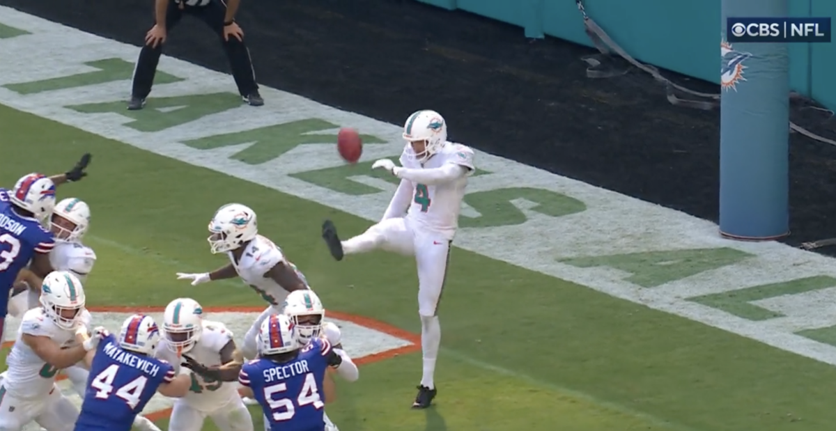 NFL fans absolutely roasted the Dolphins for their embarrassing ‘butt punt’ safety against the Bills