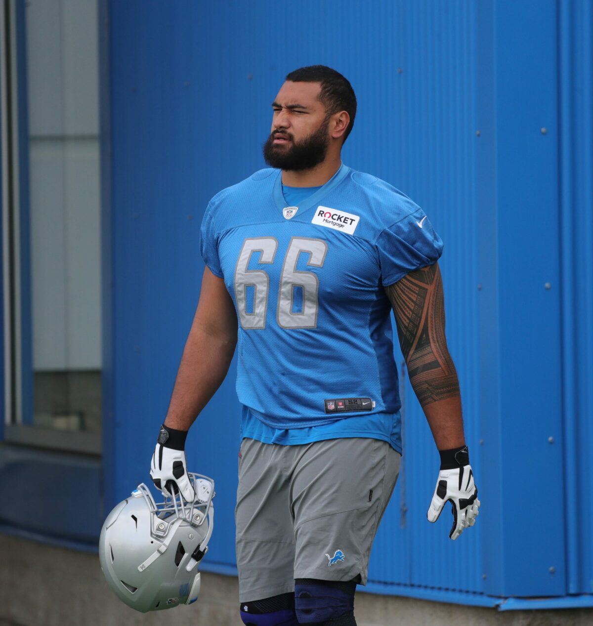 Lions bring back OL Darrin Paulo to the practice squad