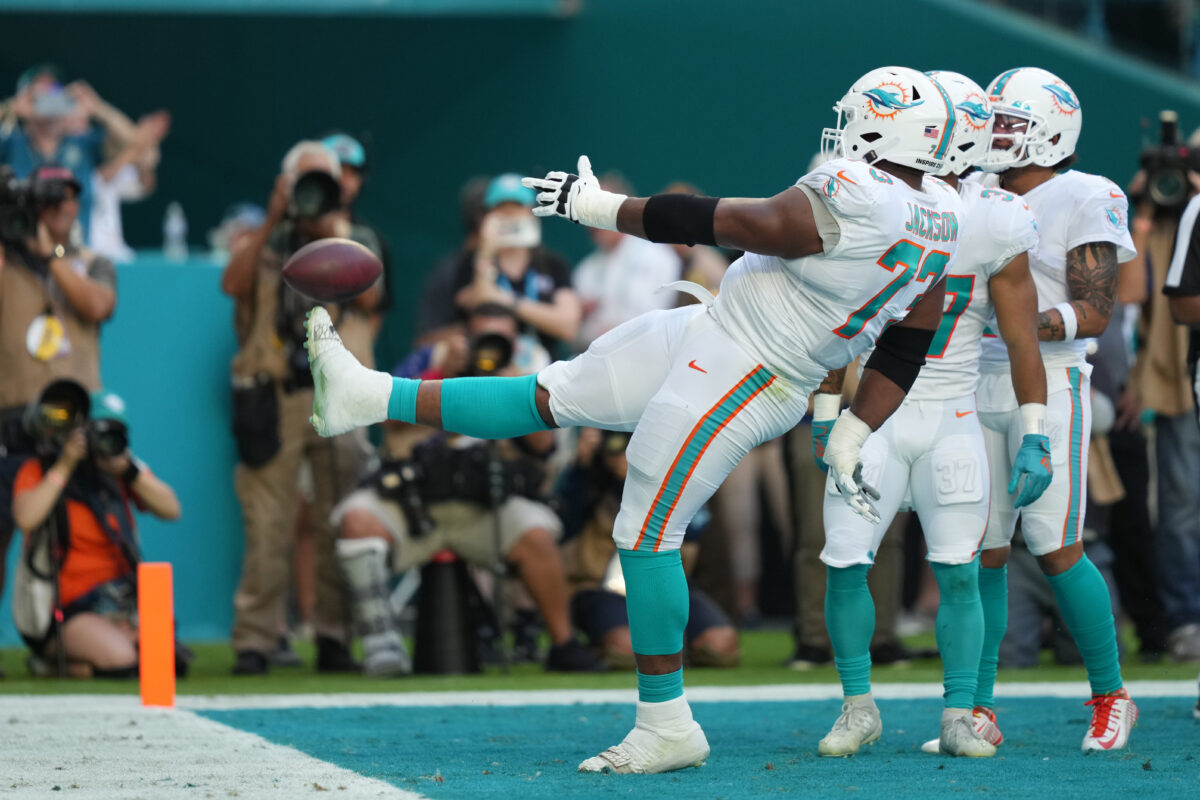 Dolphins RT Austin Jackson leaves Week 1 game with injury