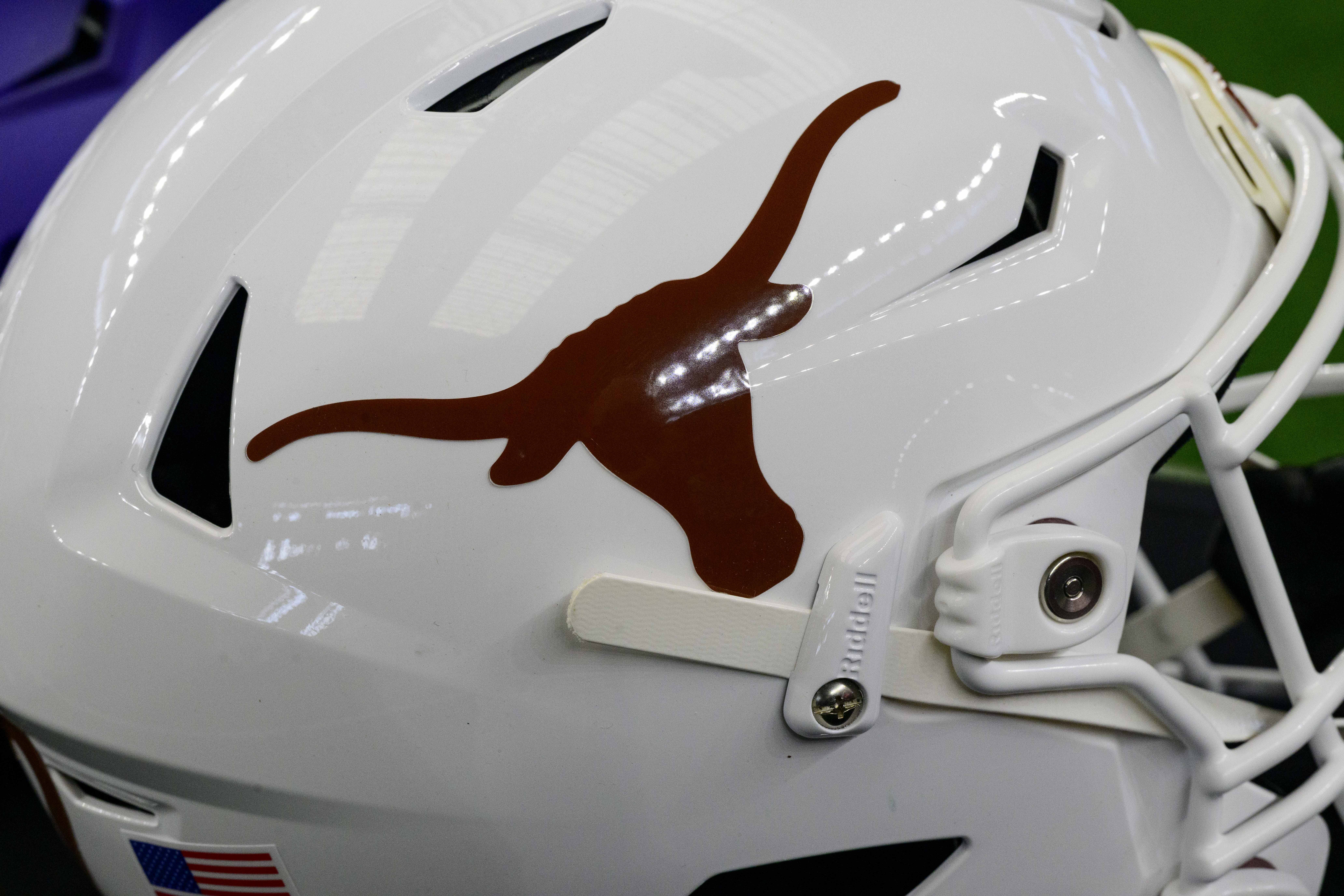 The best prop bets for the Texas Longhorns in 2022