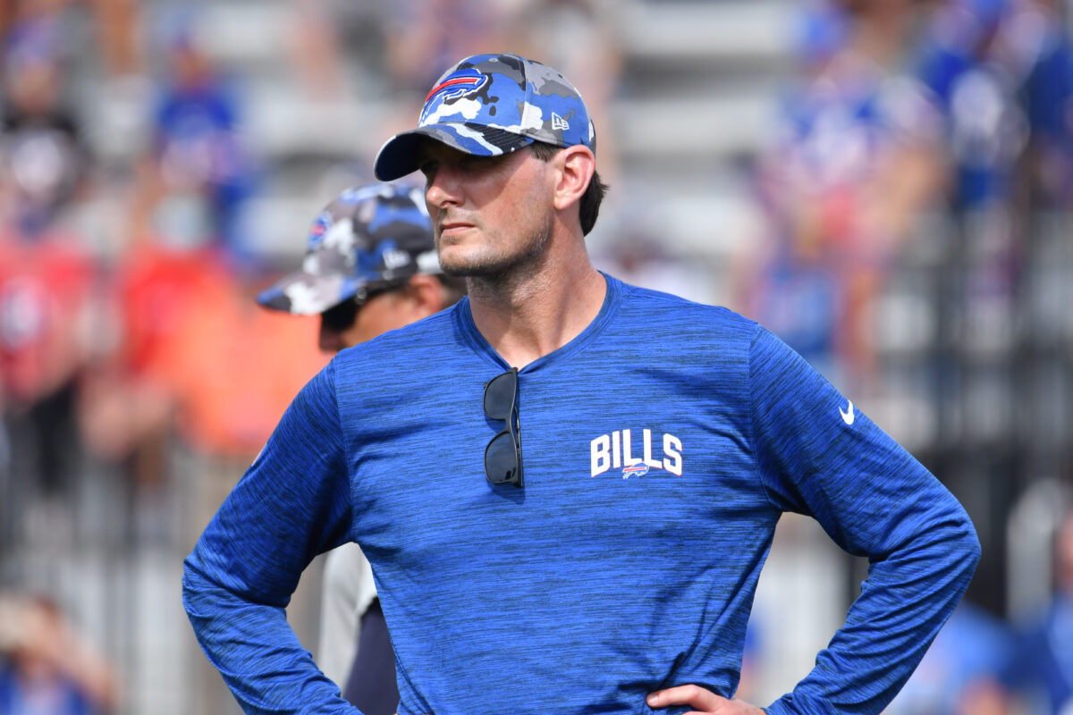 Bills OC Ken Dorsey pitches a fit at end of loss to Dolphins