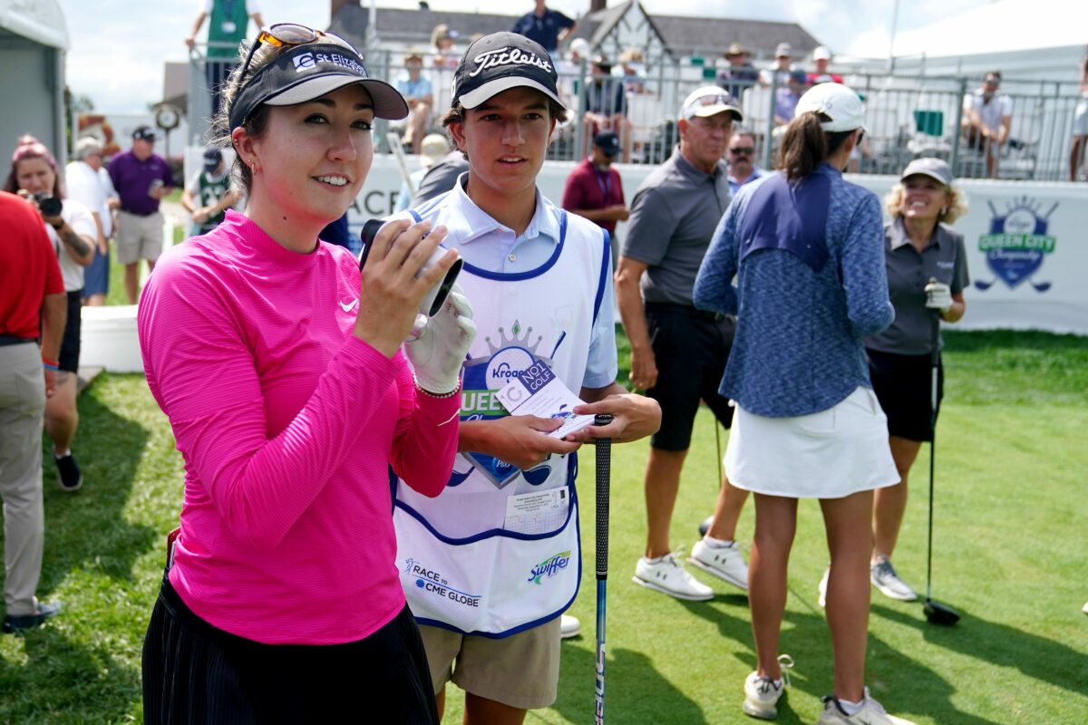 Local caddie saves the day at Kroger Queen City Championship after spotting 15 clubs in Jillian Hollis’ bag before she teed off
