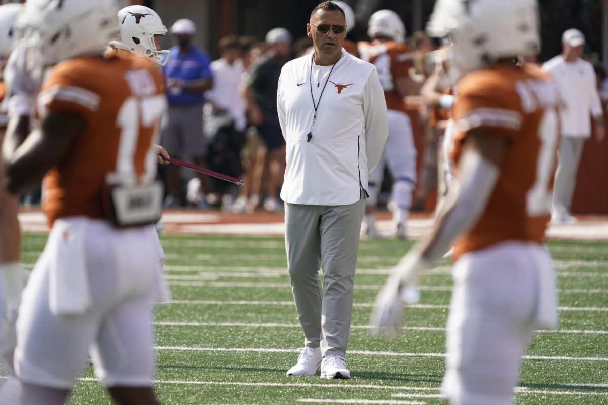 Johntay Cook still recruiting five-star LB Anthony Hill to Texas