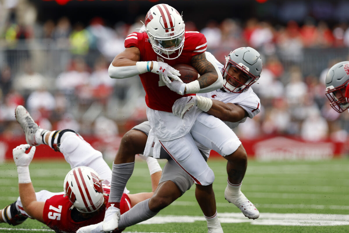 Wisconsin football drops out of the latest USA TODAY Sports Coaches Poll