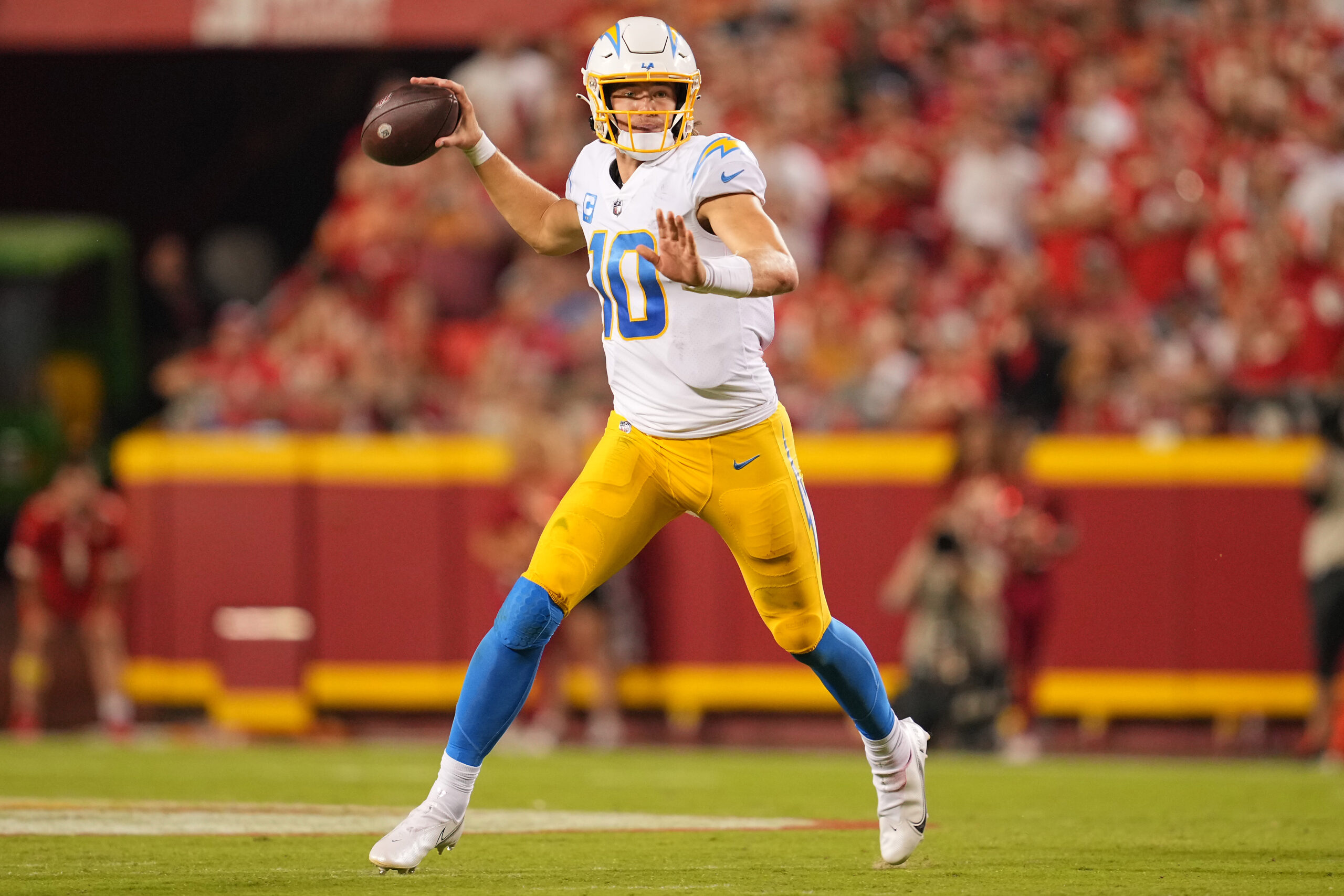 Chargers’ Brandon Staley gives encouraging update on Justin Herbert