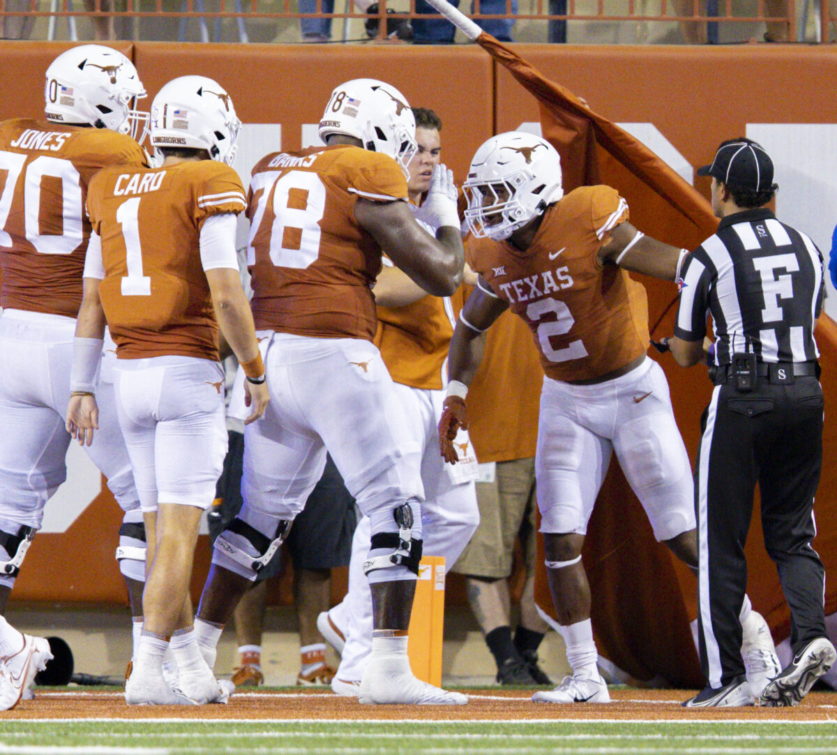 Texas holds players-only meeting ahead of West Virginia matchup