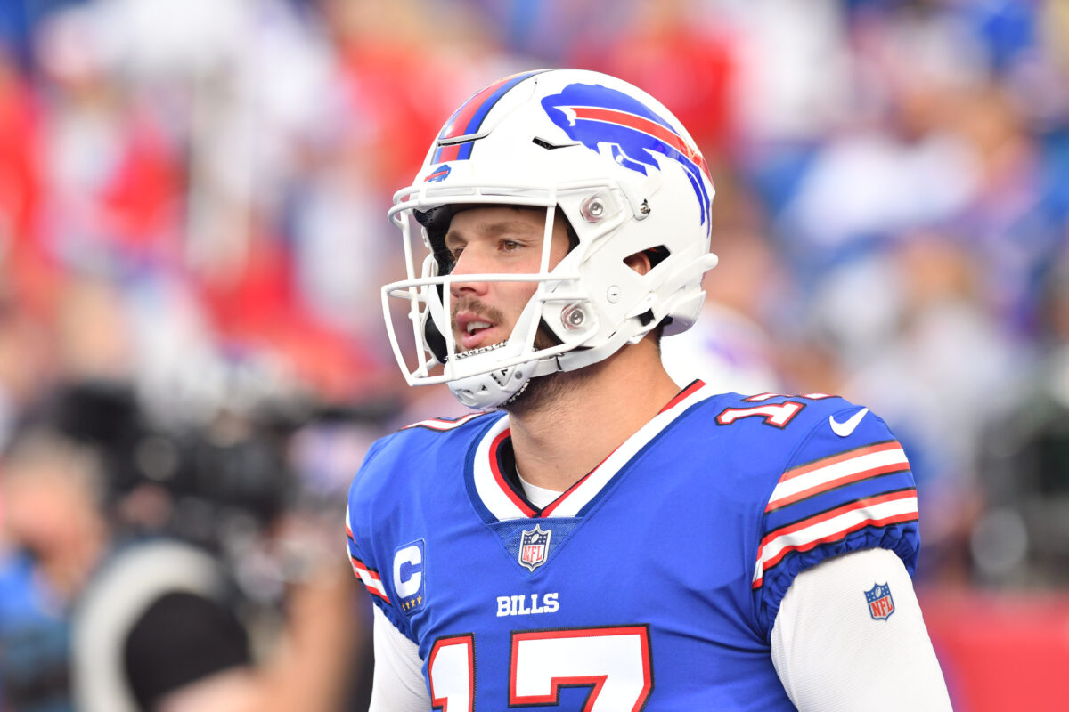 Josh Allen with highlight hurdle while leading Bills to quick TD