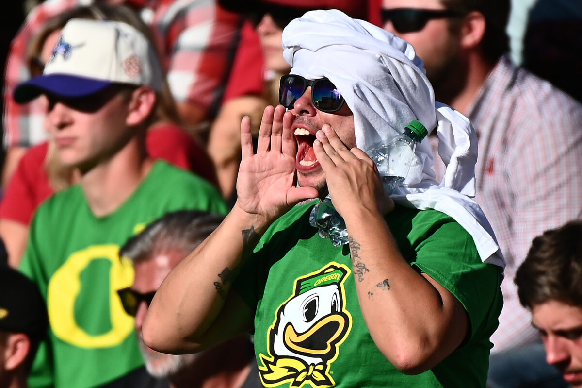 Ducks move up slightly in USA TODAY Coaches poll