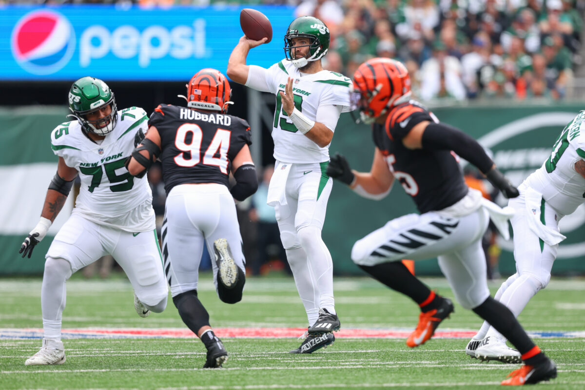Lack of pass-rush and offense has the Jets facing double-digit halftime deficit