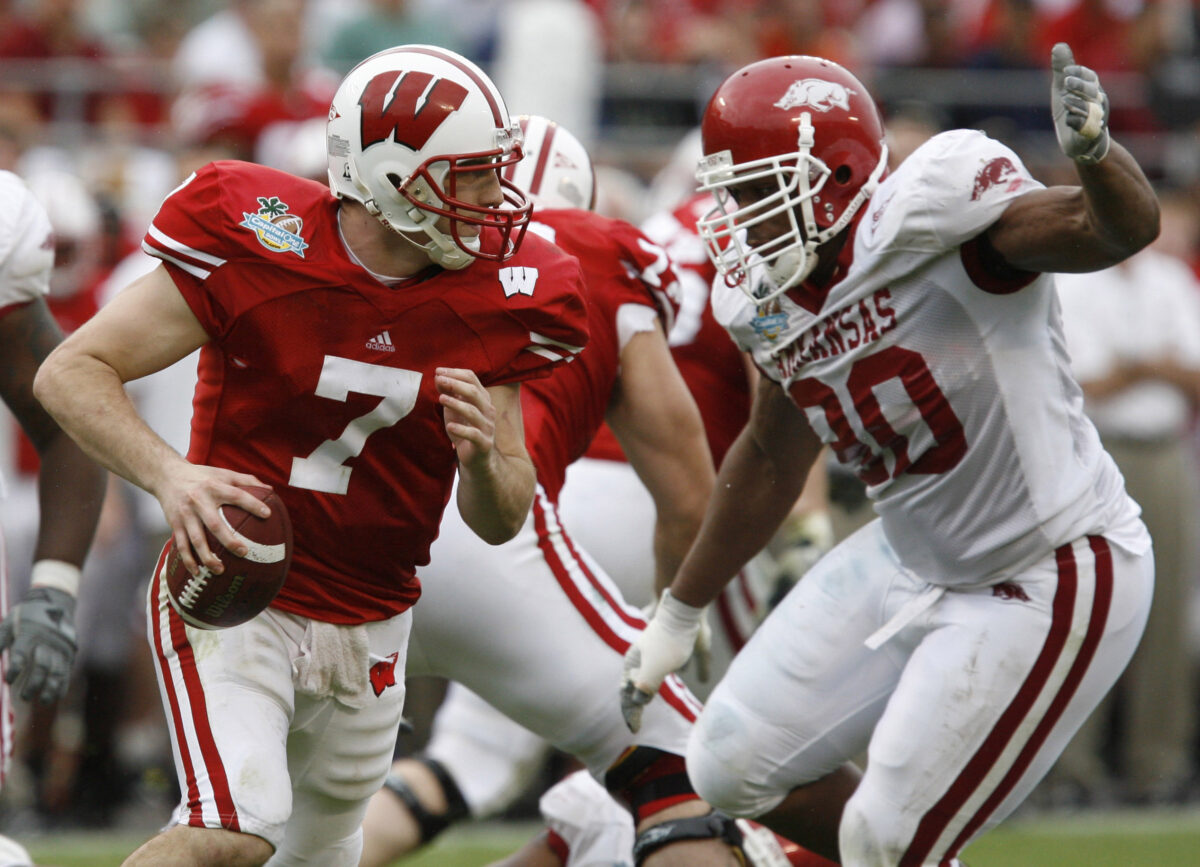 Wisconsin plays against SEC opponent in latest USA TODAY Sports bowl projections