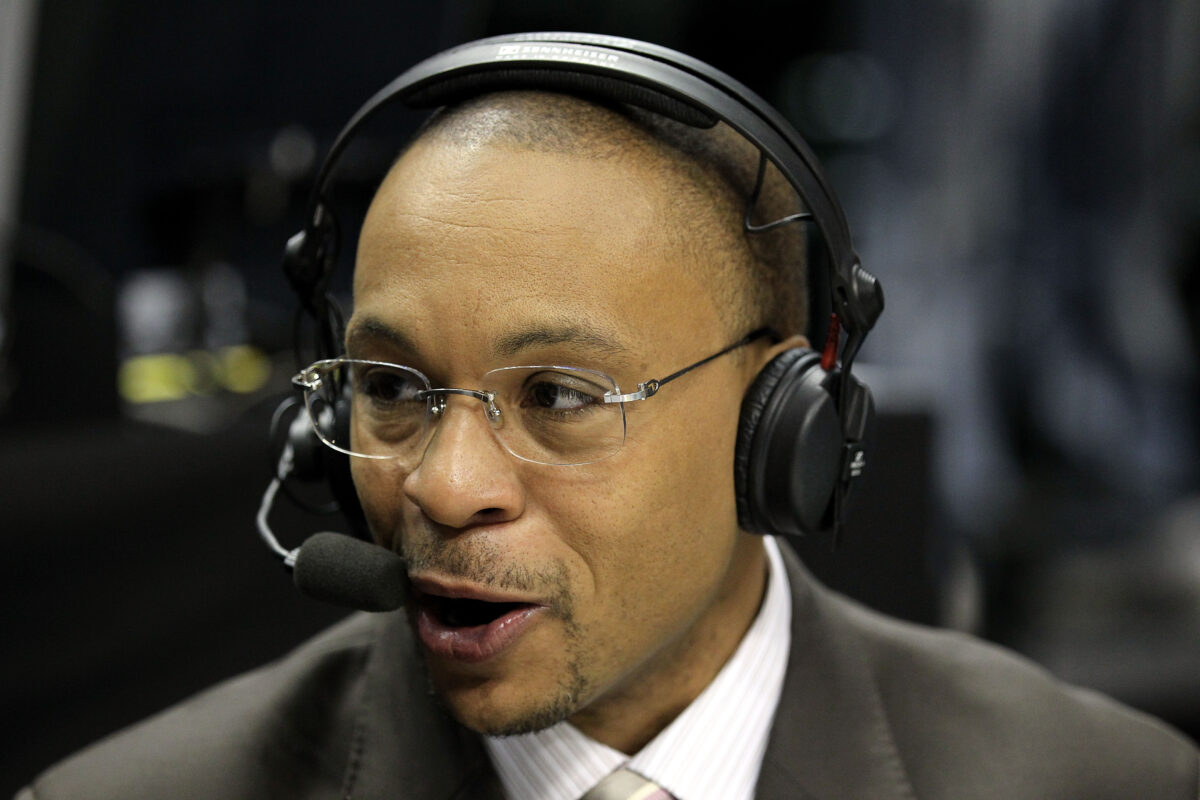 Gus Johnson going nuts over Penn State’s last-minute touchdown means college football is officially back