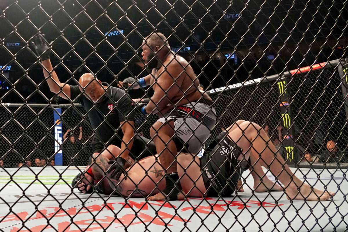 UFC 279 video: Chris Barnett mounts incredible comeback to score second-round TKO of Jake Collier