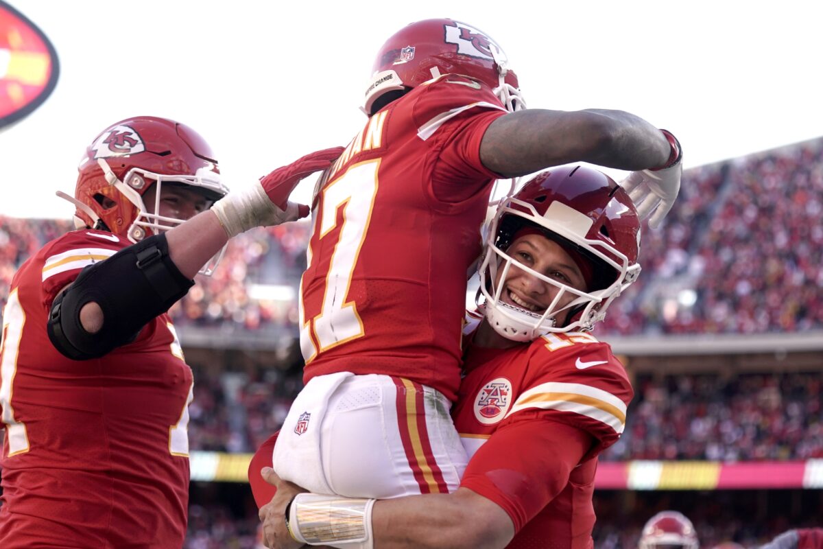 Chiefs QB Patrick Mahomes apologizes to fantasy football players for committee approach at WR