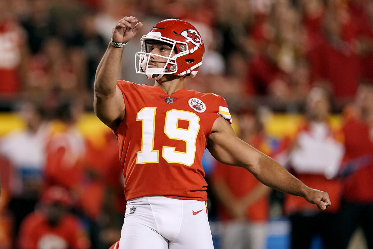 Chiefs elevate two practice squad players for Week 3 vs. Colts