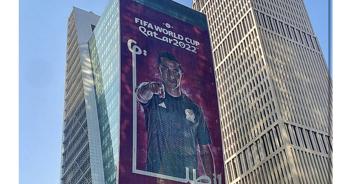 ¡Eterno capitán! Andrés Guardado aparece en anuncio gigante en Qatar