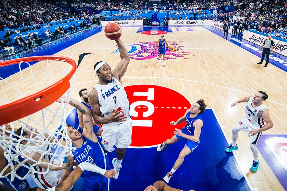Four Boston Celtics alumni battle as France beats Italy 93-85 in overtime to advance in EuroBasket play