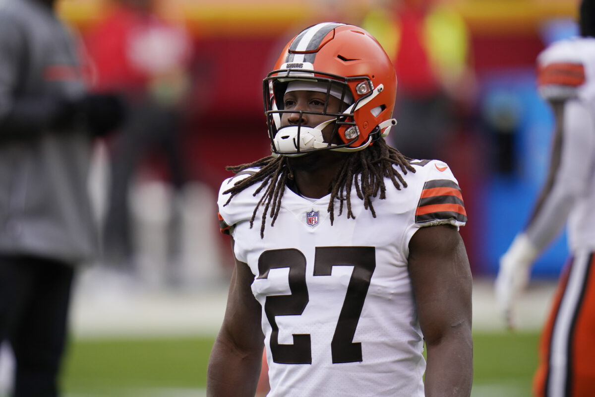 Browns listening to trade offers on RB Kareem Hunt after 2-5 start