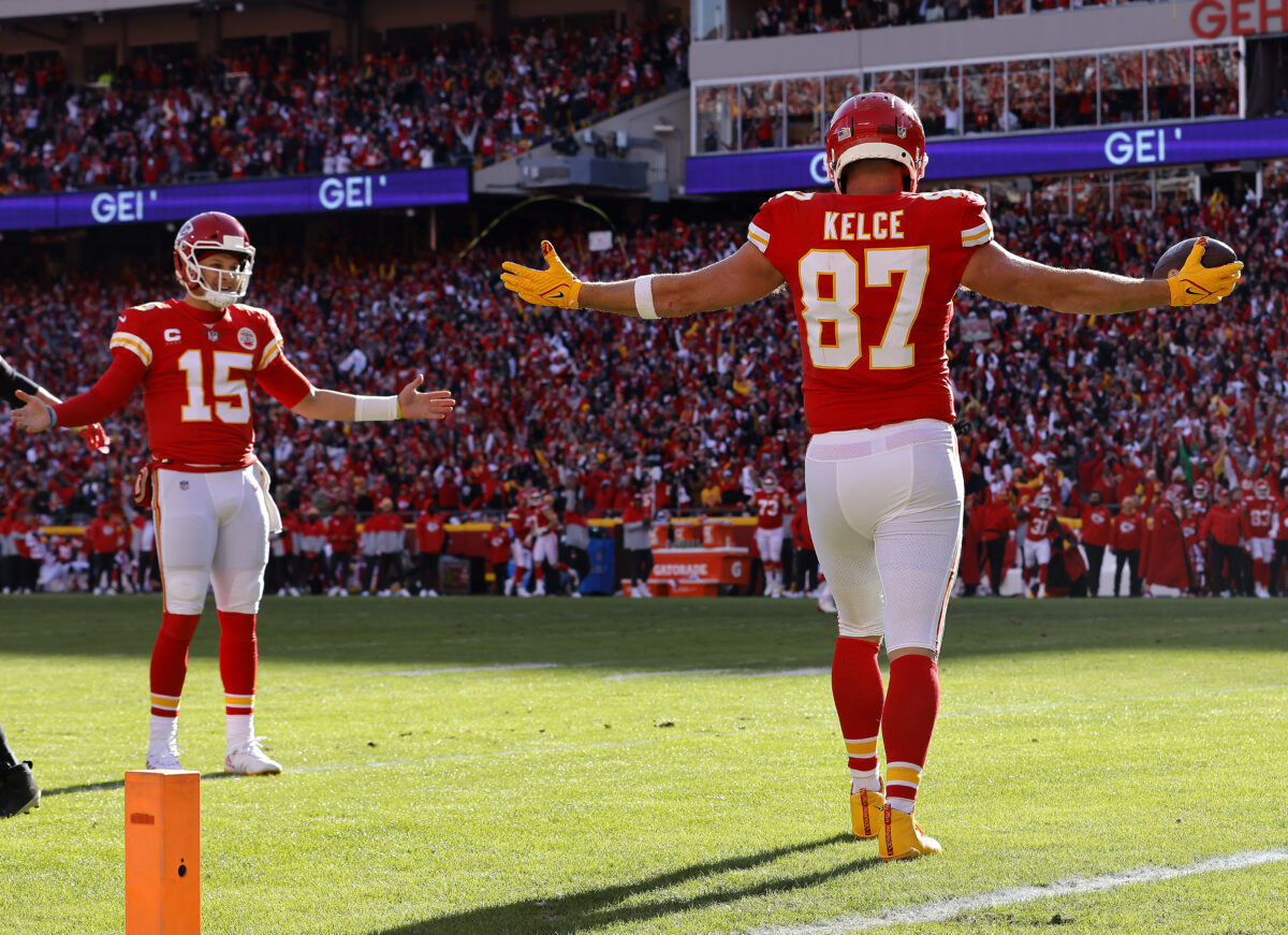 Chiefs get turnover, score touchdown in first 46 seconds against Bucs