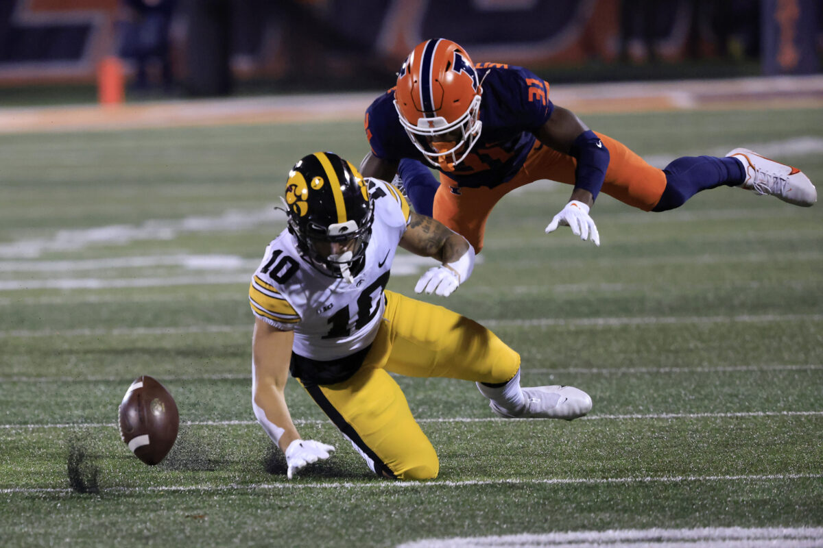 Gallery: Iowa Hawkeyes stumble at Illinois for the first time since 2008