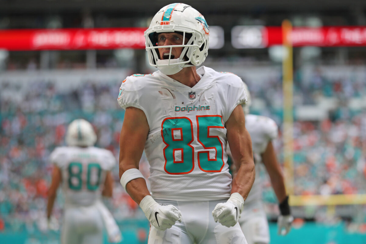 Dolphins rule out WR River Cracraft with neck injury