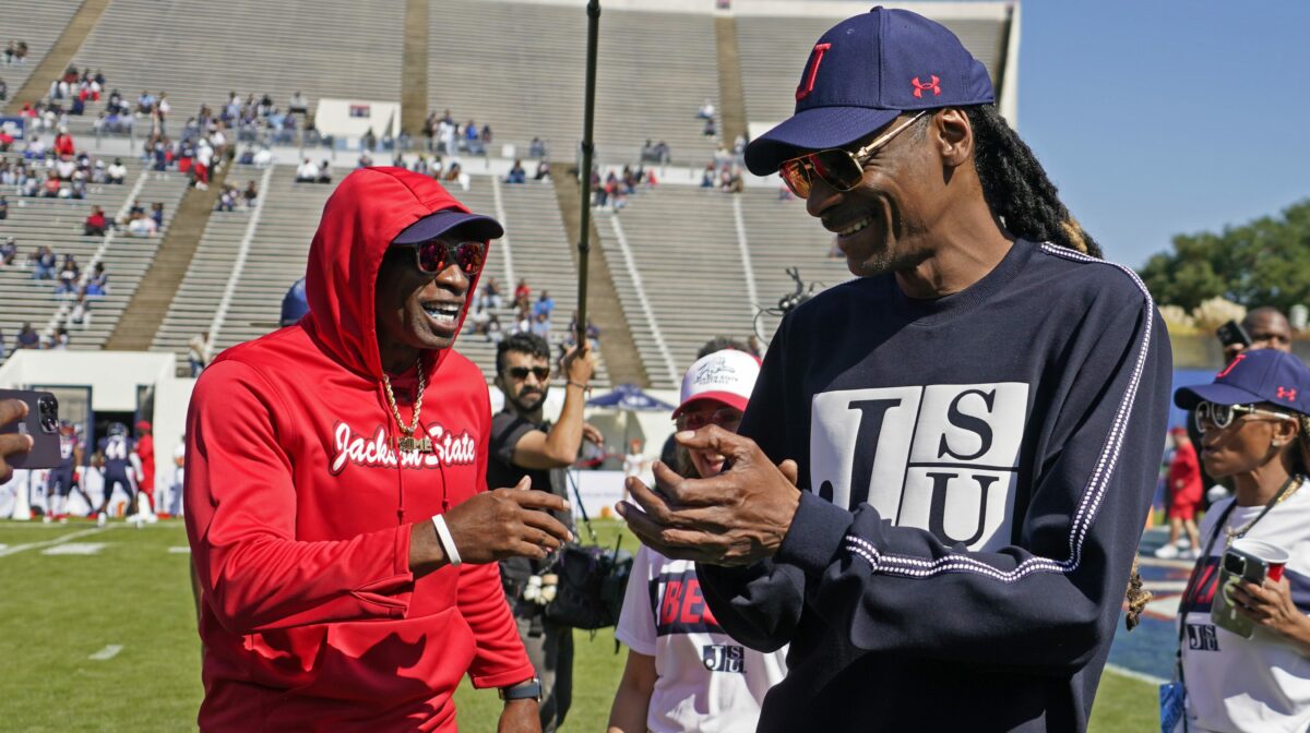 Jackson State and Snoop Dogg had fun celebrating in the locker room after Deion Sanders’ team improved to 7-0