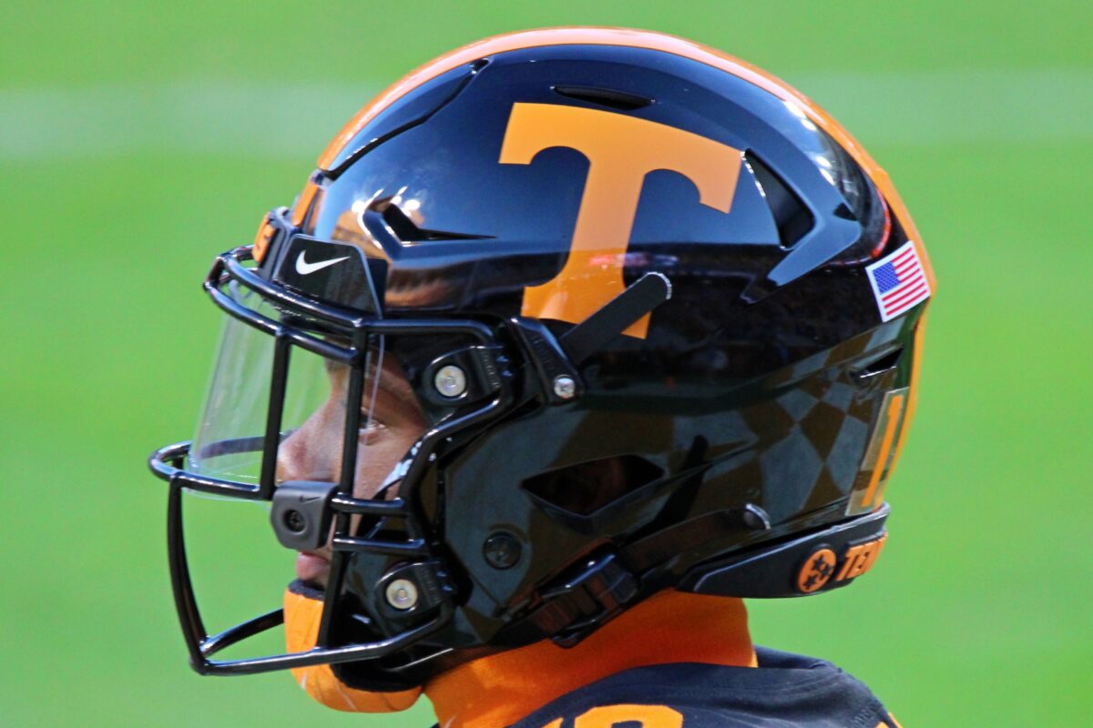 PHOTOS: Tennessee debuts dark mode helmets versus Kentucky