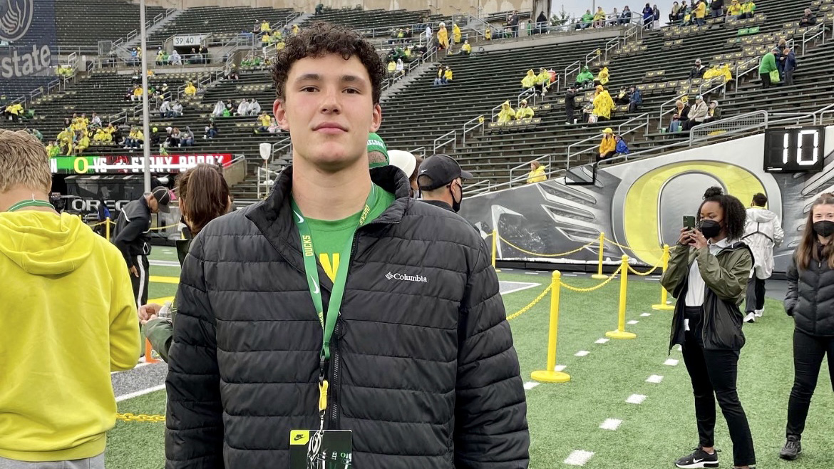 Ducks become heavy favorite to land 2024 4-star TE, top-ranked player in state of Oregon