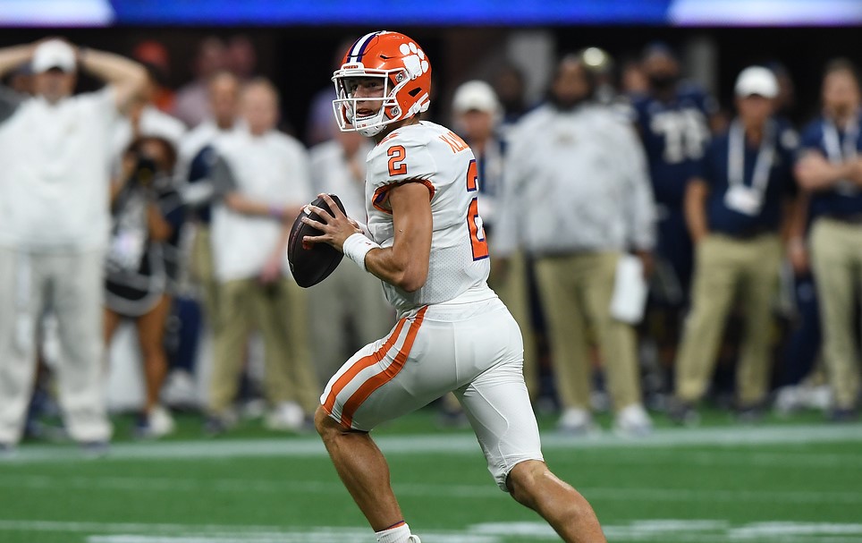 Klubnik: There’s ‘love’ among Clemson’s QBs