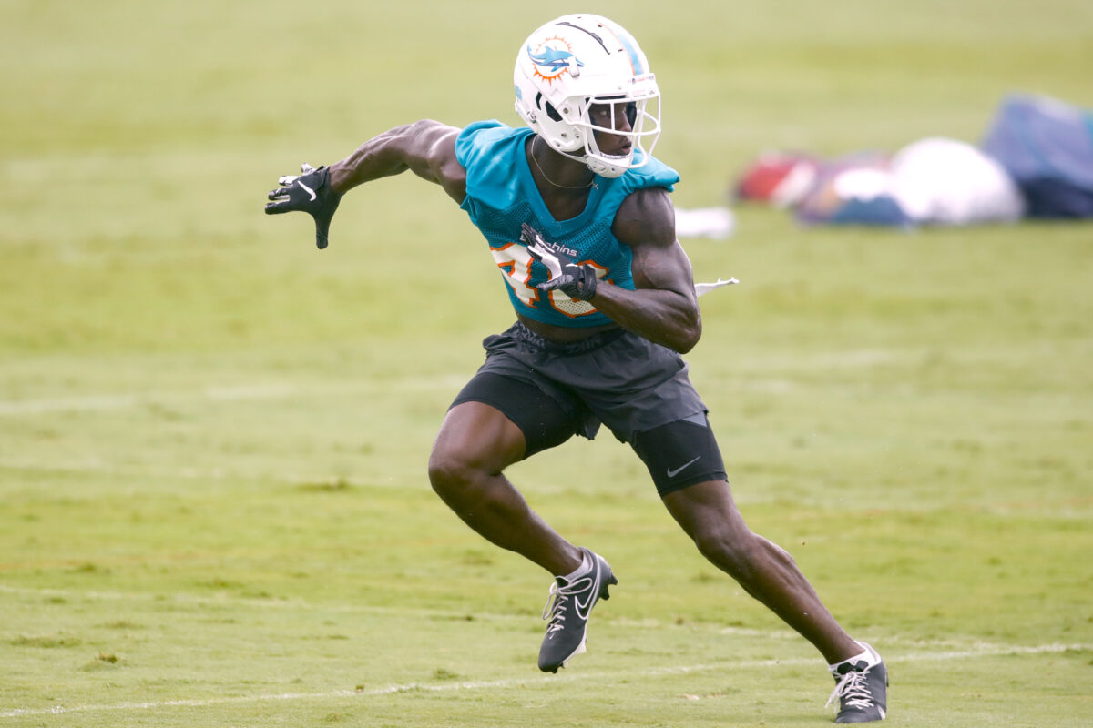 Dolphins try out two defensive players on Thursday